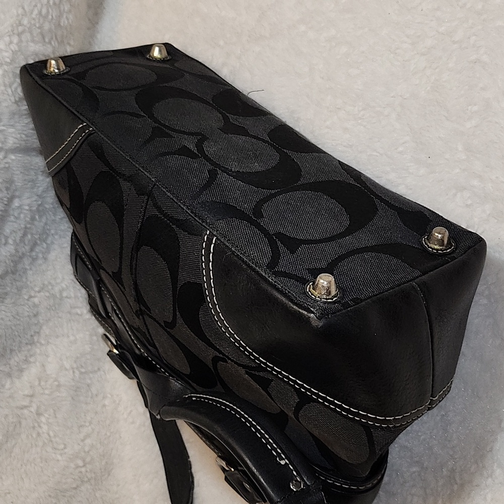 Coach Y2K Elegant  Hamptons Hobo Mobwife  Shoulder Bag - Picture 10 of 16